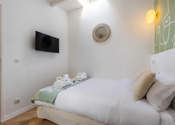 House With Terrasse - 3br-8p - Sacre Coeur דירה